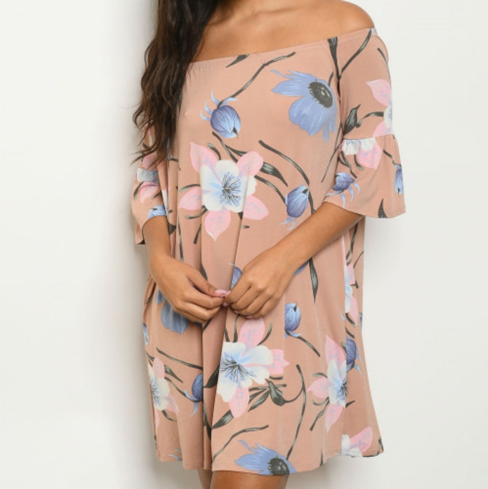 Last Small  Blush Floral Dress - Picture 3 of 5